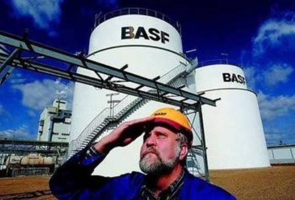 上、中、下游產業(yè)鏈一體化——重慶化醫(yī)/巴斯夫MDI一體化